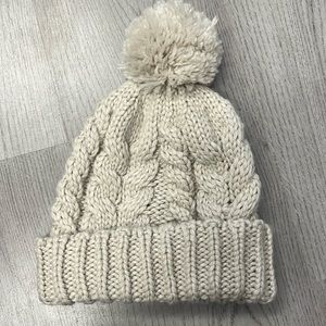 NWOT H&M beige kint beanie